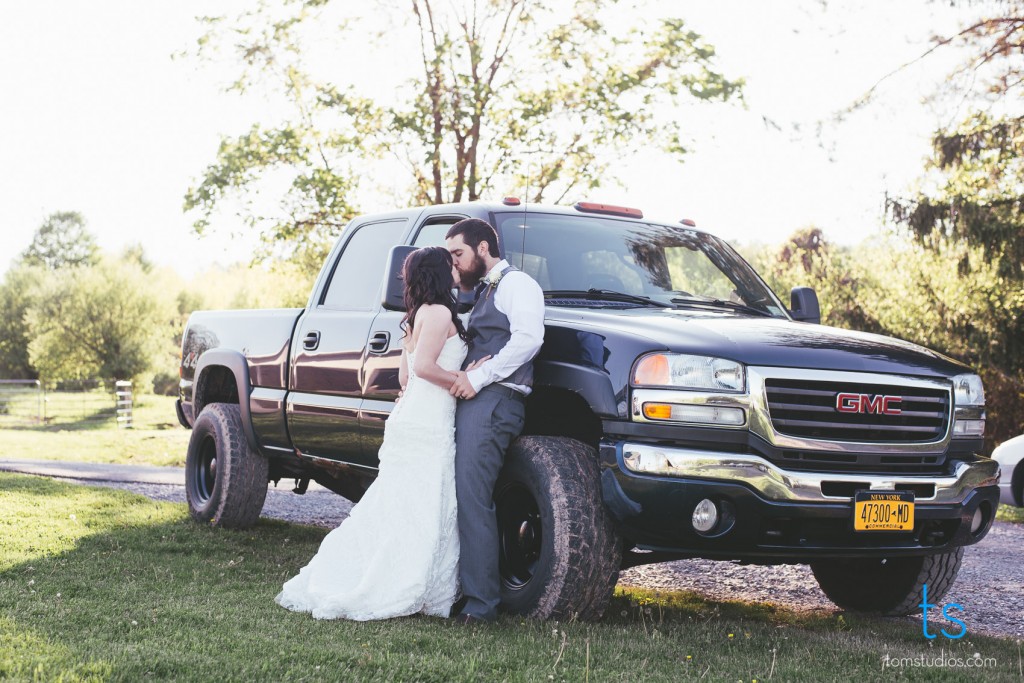 Valeri and Dillon's wedding with Tom Studios at MKJ Farm