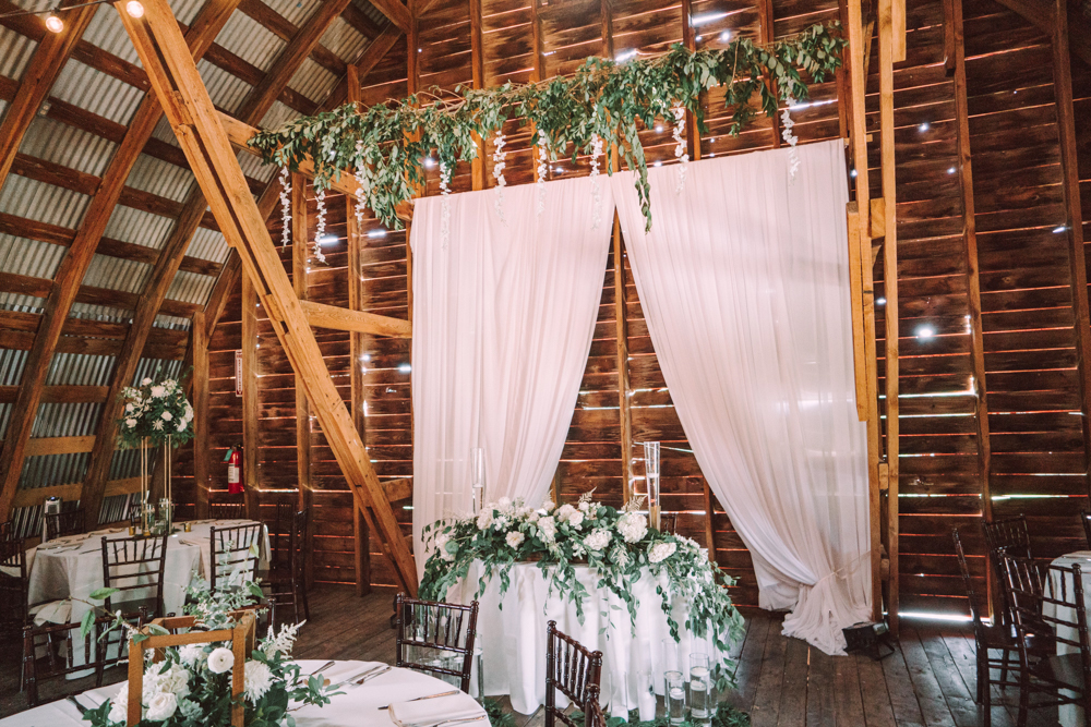 hayloft-on-the-arch-wedding-inspo-3