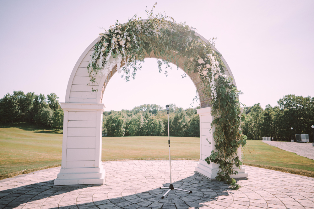 hayloft-on-the-arch-wedding-inspo-9