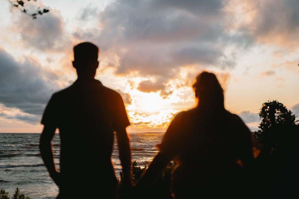 verona beach engagement session during sunset