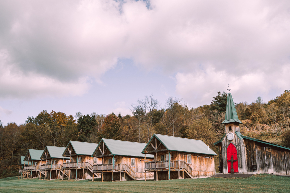 wolf oak acres wedding cabin