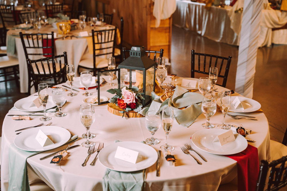 Hollie + Nick's Wolf Oak Acres Wedding Details