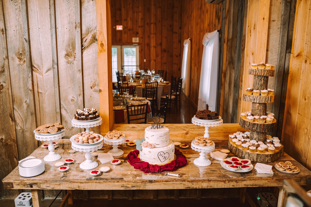 Hollie + Nick's Wolf Oak Acres Wedding Details