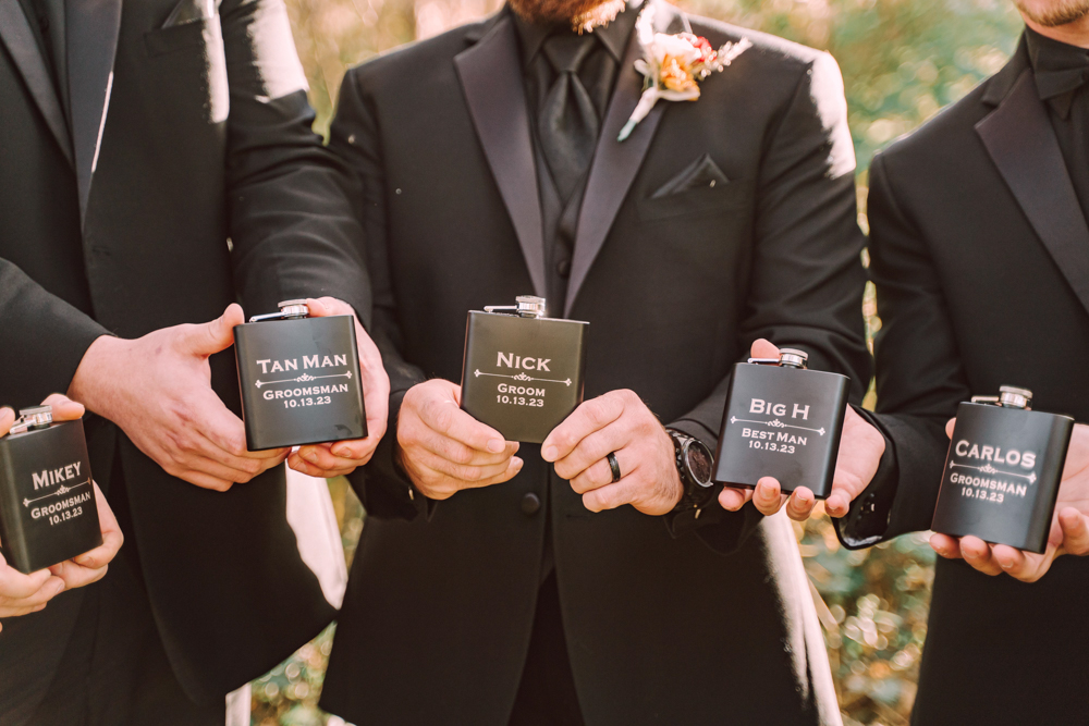 Hollie + Nick's Wolf Oak Acres Wedding Details