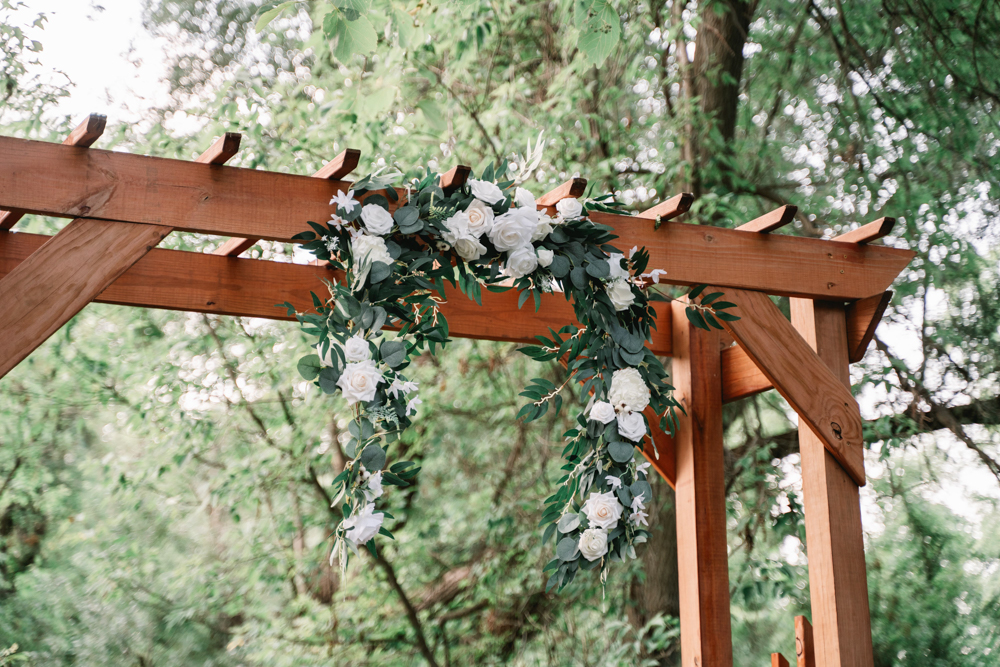 Sam + Nick's Wolf Oak Acres Wedding Details