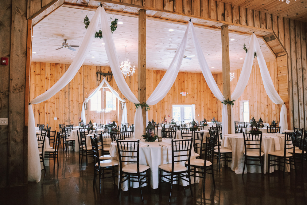 Kristen + Brad's Wolf Oak Acres Wedding Details