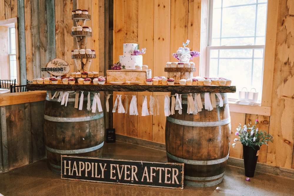 Kristen + Brad's Wolf Oak Acres Wedding Details