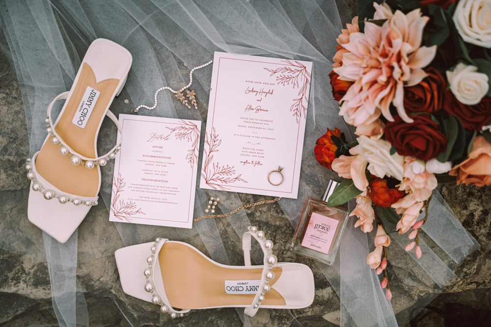 Lindsay + Alex's Wolf Oak Acres Wedding Details